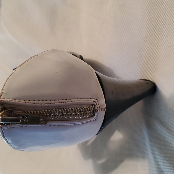 FOREVER by PAULA ABDUL, White and Black Heels size 10 - Picture 9 of 12